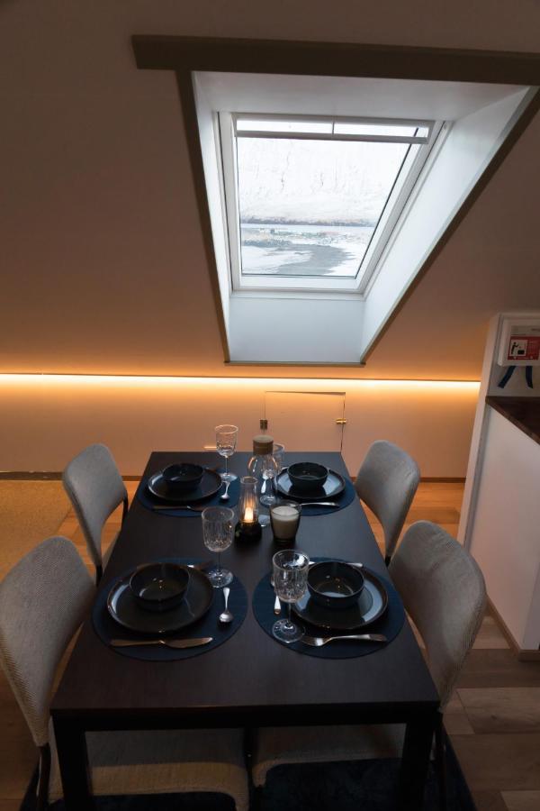 Scenic Penthouse - Ocean View & Skylight Windows Lägenhet Siglufjordur Exteriör bild