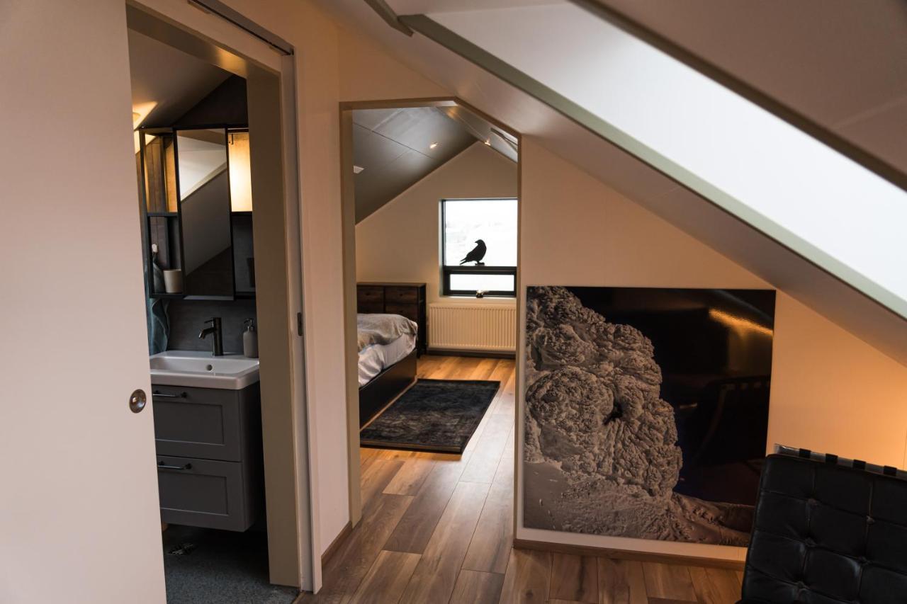 Scenic Penthouse - Ocean View & Skylight Windows Lägenhet Siglufjordur Exteriör bild