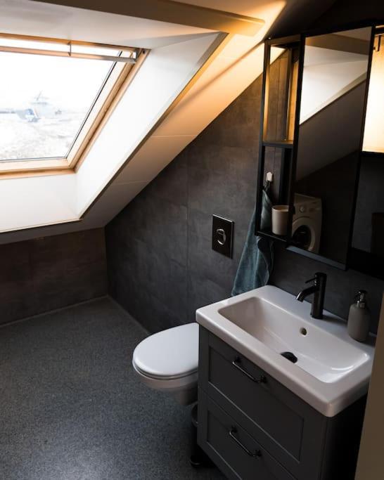 Scenic Penthouse - Ocean View & Skylight Windows Lägenhet Siglufjordur Exteriör bild