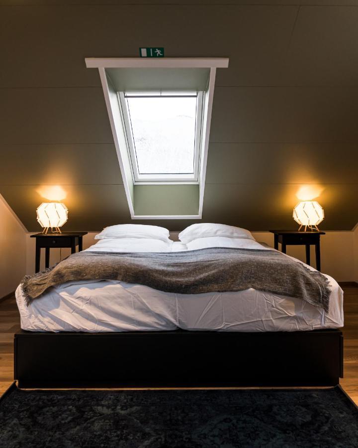 Scenic Penthouse - Ocean View & Skylight Windows Lägenhet Siglufjordur Exteriör bild